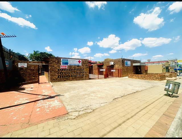 475M² MEDICAL SUITE TO LET IN ALBERTON NORTH